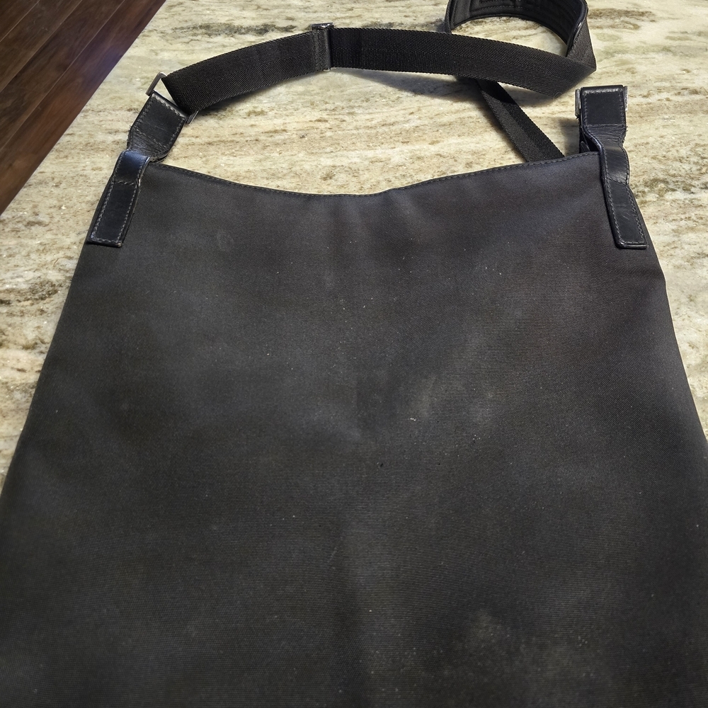 Gucci Black Crossbody Messenger Bag. - Picture 4 of 7